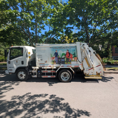 Camion de collectes durant l'été