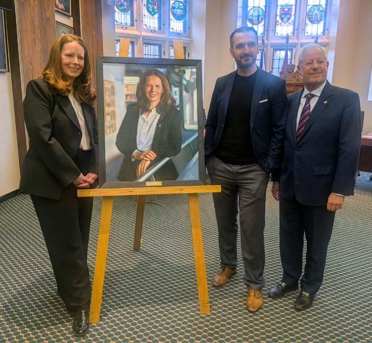 Mayor Smith, her official portrait, artist Alex Kasyan and Mayor Stern